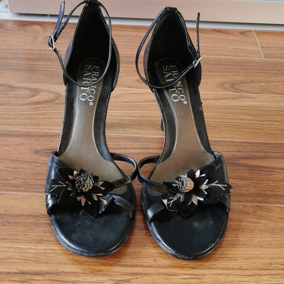 Franco Sarto stylish, strappy heels w detail, sz 8 - Picture 2 of 4